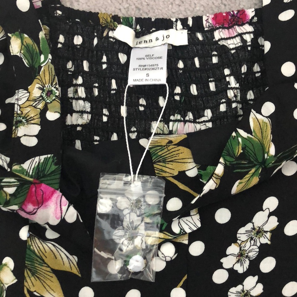 Button Up Crop Top - Picture 2 of 3